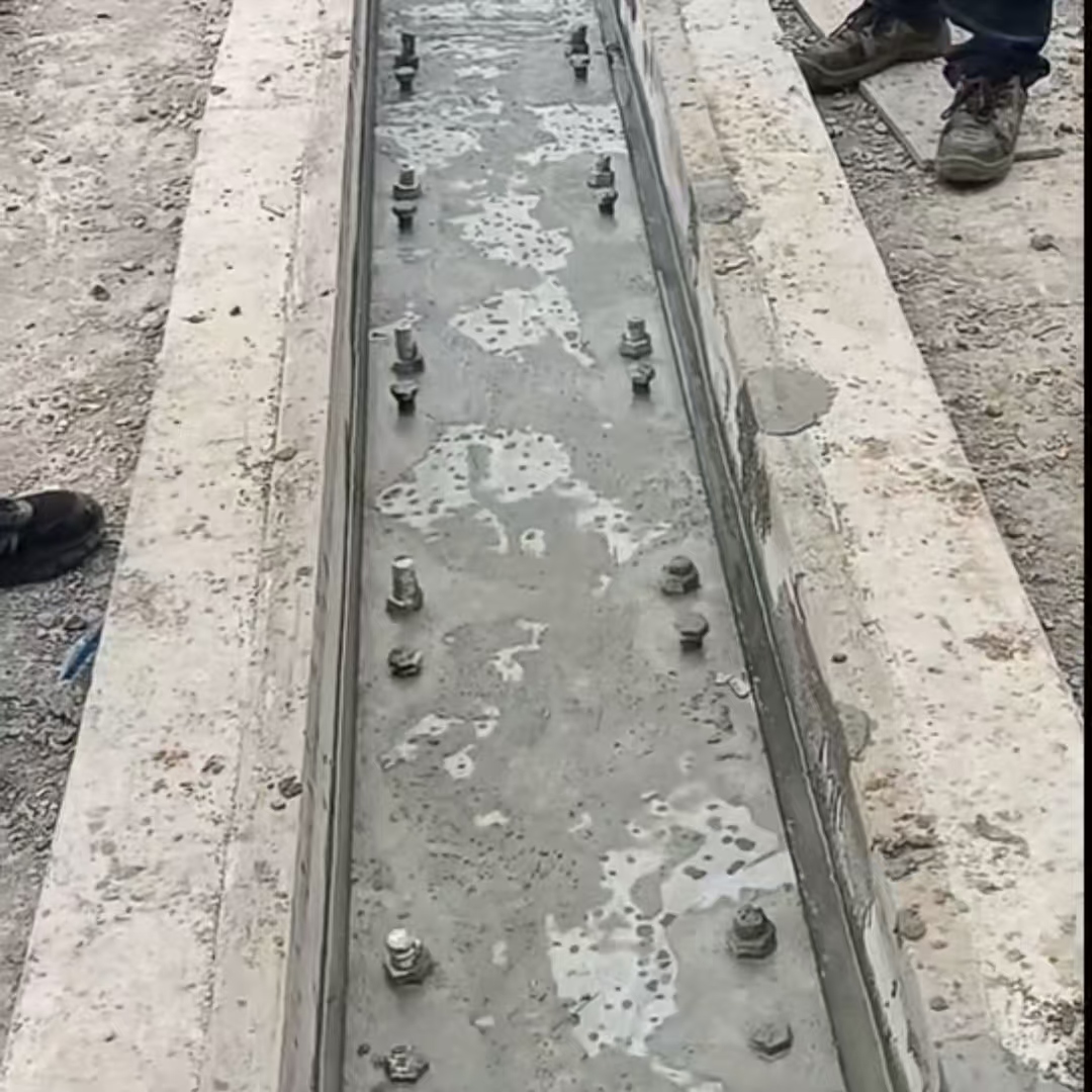岳池港口码头起重机龙门吊重型机械设备稳固用早强快凝轨道胶泥